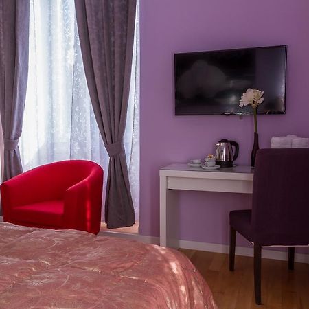 Bevilacqua Bed Roma Santa Croce Hotel Exterior photo