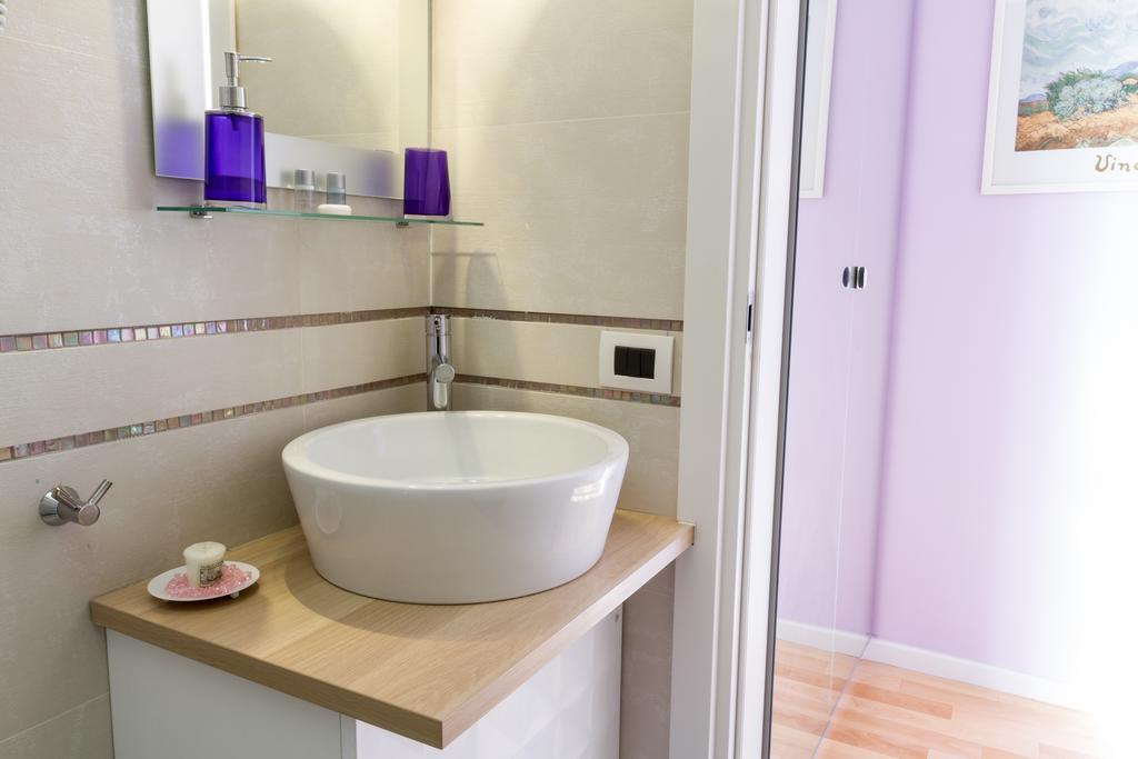 Bevilacqua Bed Roma Santa Croce Hotel Room photo