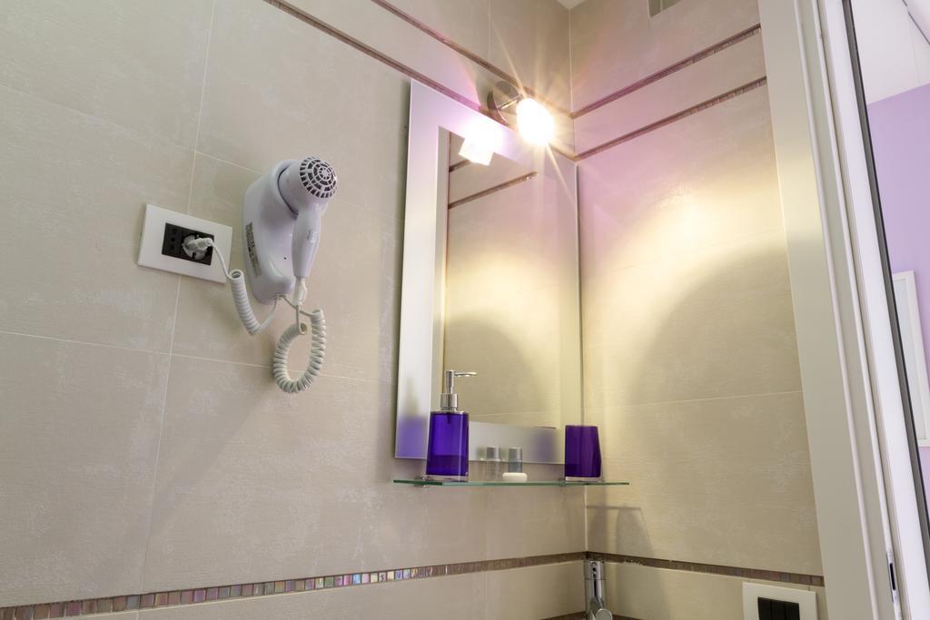 Bevilacqua Bed Roma Santa Croce Hotel Room photo