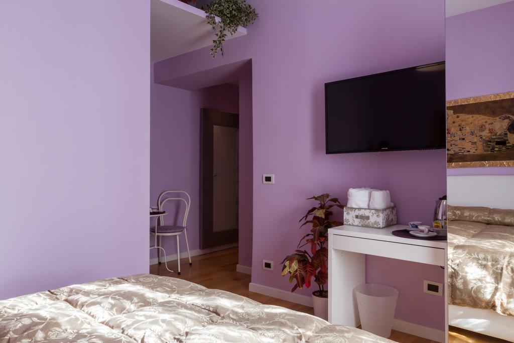 Bevilacqua Bed Roma Santa Croce Hotel Room photo