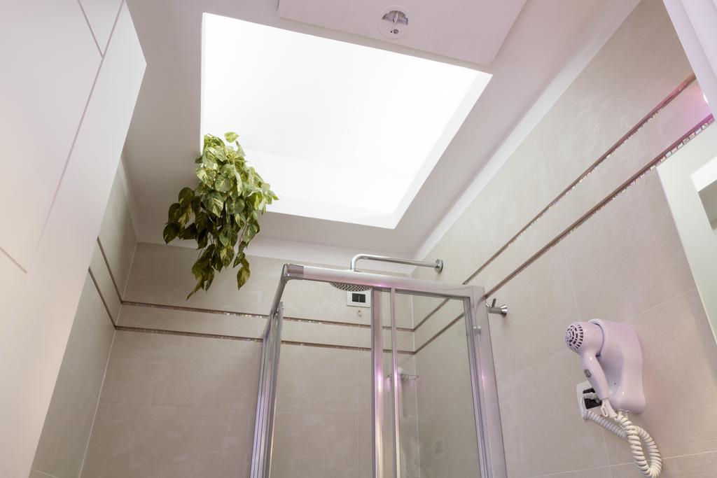 Bevilacqua Bed Roma Santa Croce Hotel Room photo