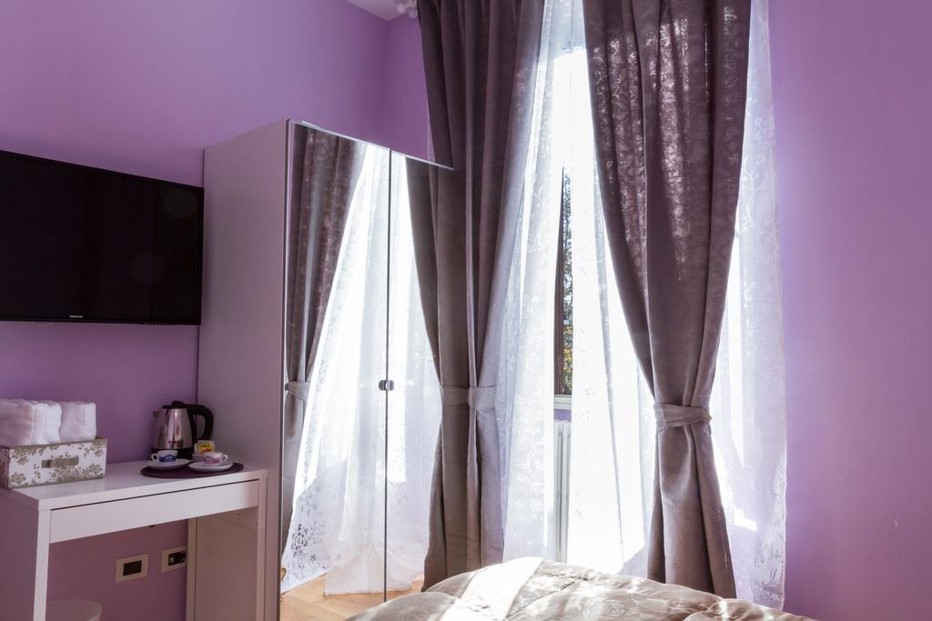 Bevilacqua Bed Roma Santa Croce Hotel Room photo